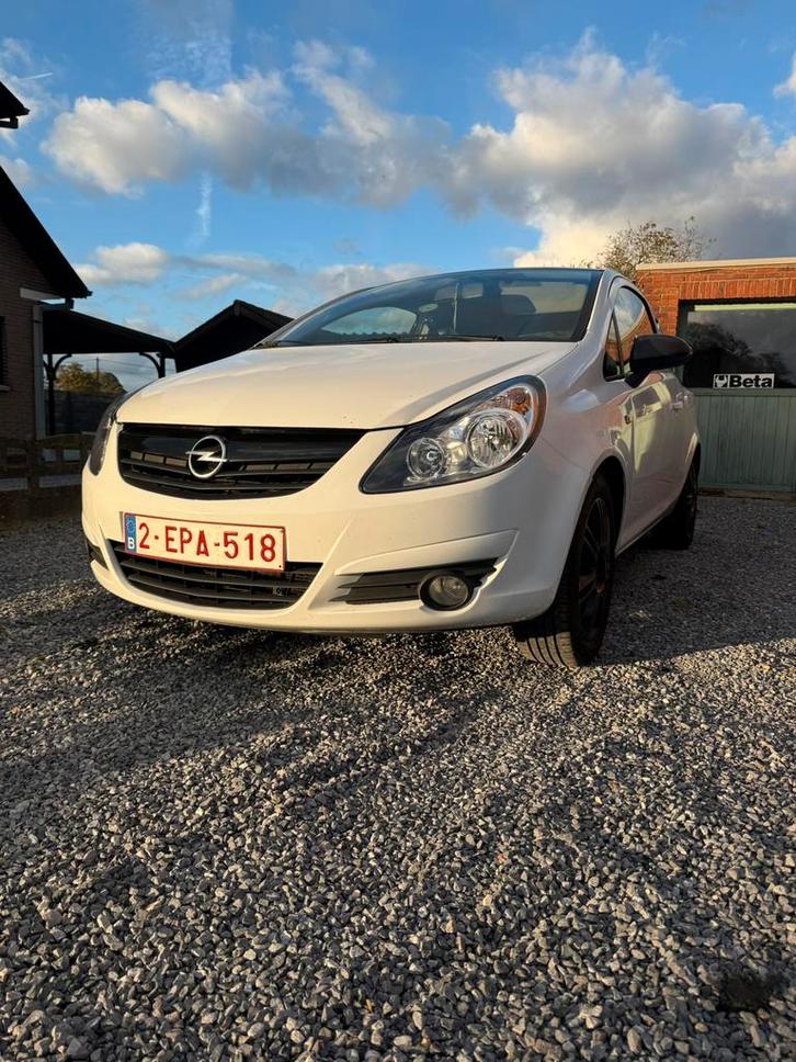 Opel Corsa te koop, Auto's, Opel, Particulier, Corsa, Benzine, Euro 4, Coupé, 3 deurs, Handgeschakeld, Wit, Zwart, Stof, Ophalen