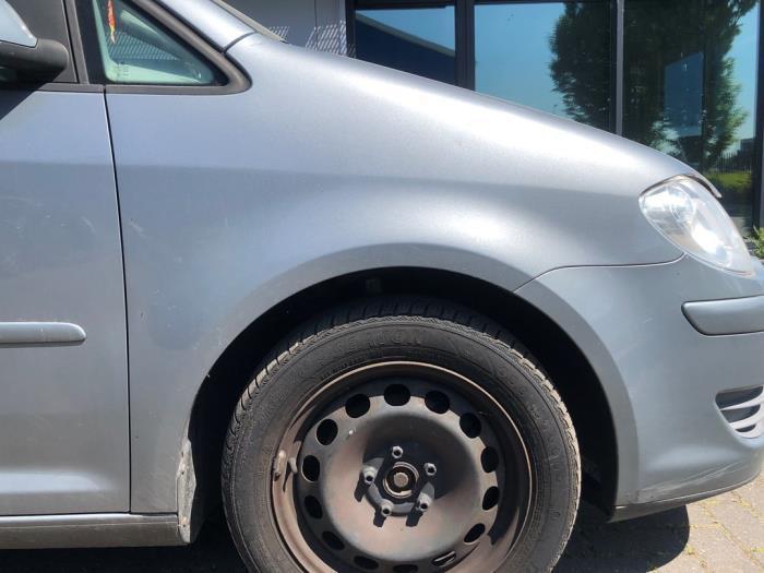 Scherm rechts-voor van een Volkswagen Touran (LR7N), Auto-onderdelen, Carrosserie, Volkswagen, Gebruikt, 3 maanden garantie, Ophalen of Verzenden