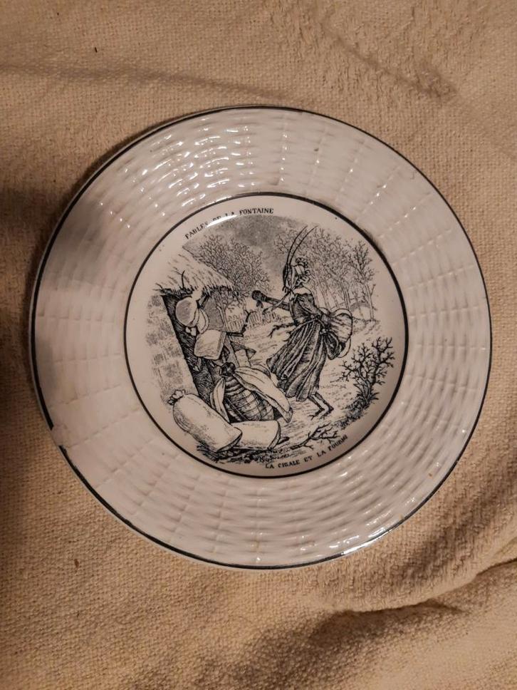 Assiette Fables de la Fontaine (éclat) Digoin Sarreguemines, Antiquités & Art, Antiquités | Assiettes décoratives & Carrelages