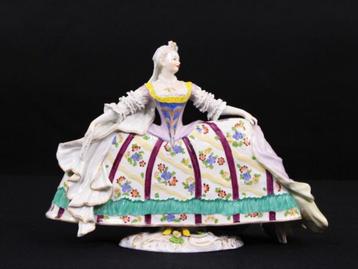Prachtig  zeldzaam antiek porselein  figurine , Ludwigsburg beschikbaar voor biedingen
