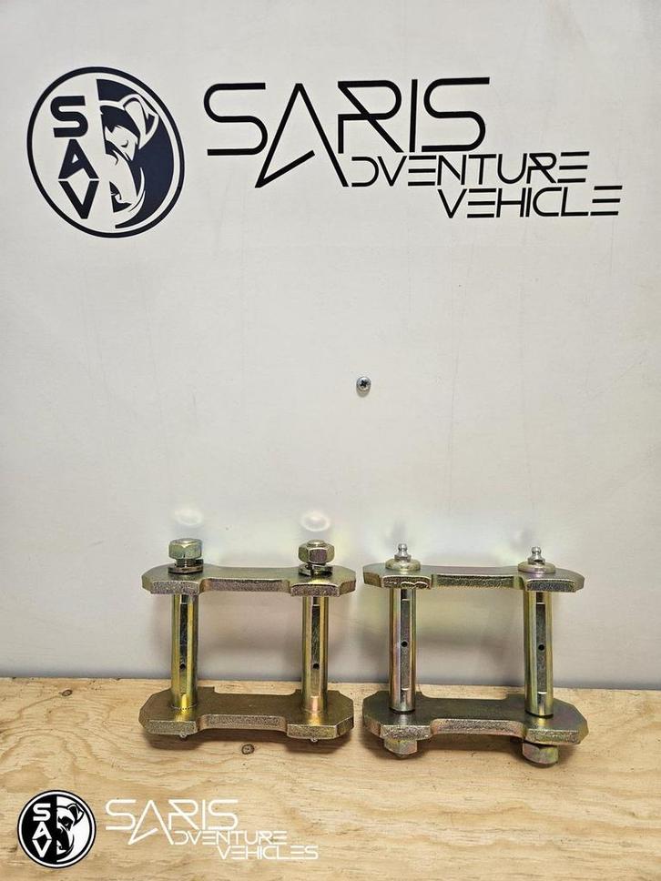 Dobinsons Veerschommel ( Spring Shackle ), Autos : Pièces & Accessoires, Suspension & Châssis, Toyota, Neuf, Enlèvement ou Envoi