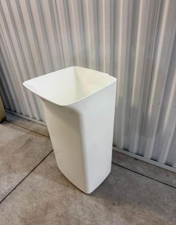 Corbeille à papier beschikbaar voor biedingen