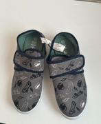 Chaussures enfant scratch pointure 33, Enfants & Bébés, Vêtements de bébé | Chaussures & Chaussettes, Garçon, Comme neuf, Enlèvement