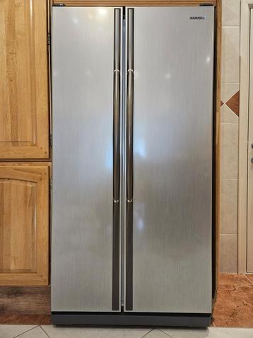 Bijna nieuwe Amerikaanse roestvrijstalen koelkast van Samsun beschikbaar voor biedingen
