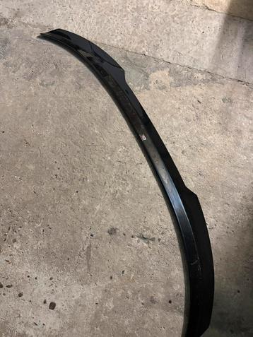 Maxton spoiler beschikbaar voor biedingen