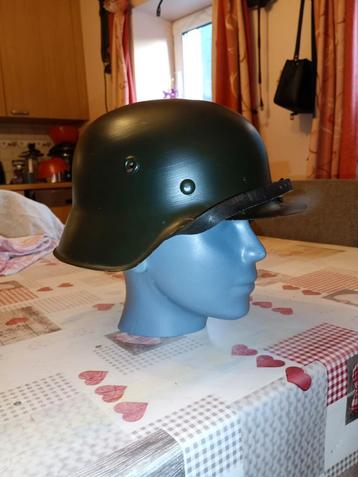 réplique du casque allemand M42 beschikbaar voor biedingen