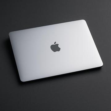 Macbook Air 15 inch - nieuwstaat!  beschikbaar voor biedingen