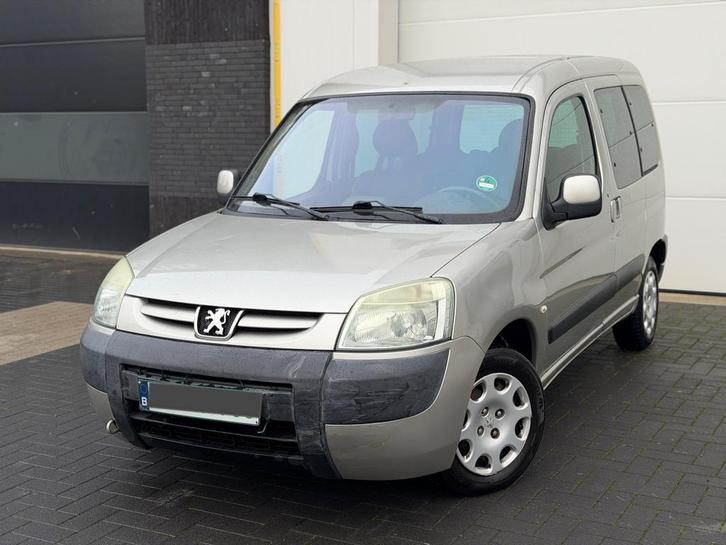 Peugeot partner benzine 1.4 149.000 km, Auto's, Peugeot, Bedrijf, Partner, Benzine, Ophalen
