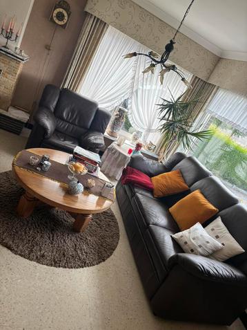1 relax fauteuil en 3-zit zetel in Leder beschikbaar voor biedingen