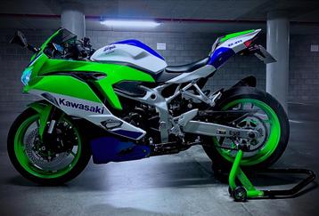 Kawasaki ZX-4RR 40th anniversary edition /lichte valschade, Plus de 35 kW, Super Sport, Particulier, 399 cm³