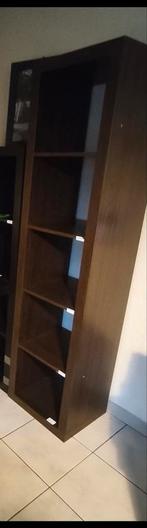 Hoge bruine ikea kast, Huis en Inrichting, Ophalen