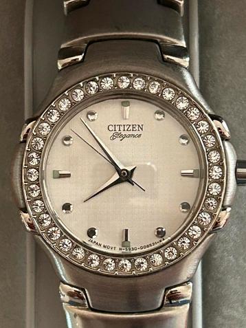 Citizen Elegance SIGNATURE diamantée introuvable montre dame