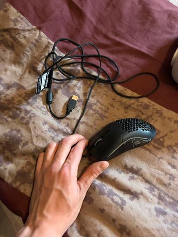 Glorious model o gaming muis beschikbaar voor biedingen