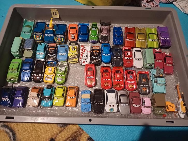 Autootjes Cars 2eur, Kinderen en Baby's, Speelgoed |Speelgoedvoertuigen, Gebruikt, Ophalen of Verzenden