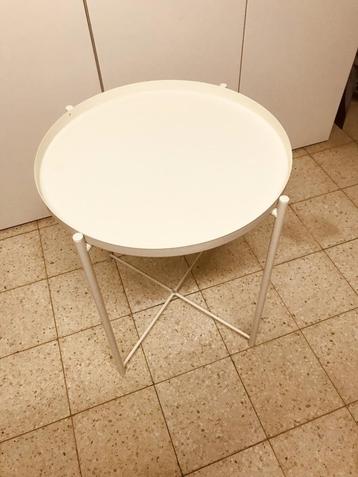 table basse avec plateau, Maison & Meubles, Tables | Tables de salon, Rond, Comme neuf, Enlèvement, Métal