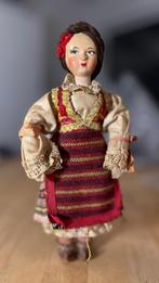 Poupée Bulgare Traditionnelle h: 24cm, Ophalen, Pop
