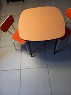 Vintage tafel en 2 stoeltjes., Comme neuf, Enlèvement ou Envoi