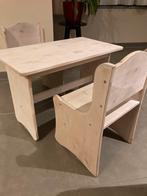 Kindertafeltje + 2 stoeltjes, Kinderen en Baby's, Kinderkamer | Tafels en Stoelen, Ophalen, Gebruikt