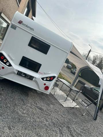 Te huur caravan 4 pers volledig uitgerust  beschikbaar voor biedingen