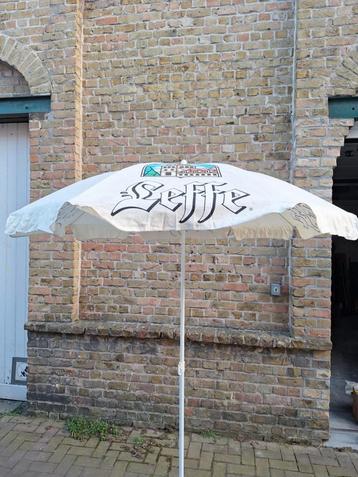 Parasol  beschikbaar voor biedingen
