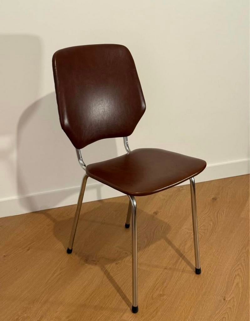 Chaise vintage en skaï brun & structure chromée, Enlèvement