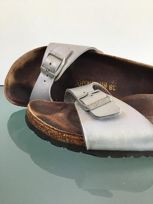 Gratis Verzenden | Birkenstock Madrid zilveren slippers 38, Kleding | Dames, Schoenen, Zo goed als nieuw, Slippers, Overige kleuren