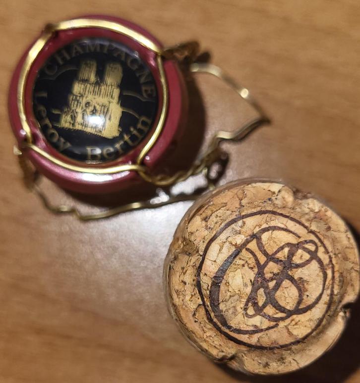 Champagnecapsule & kurk LEROY-BERTIN bordeaux & zwart  nr.06, Verzamelen, Wijnen, Nieuw, Champagne, Frankrijk, Ophalen of Verzenden