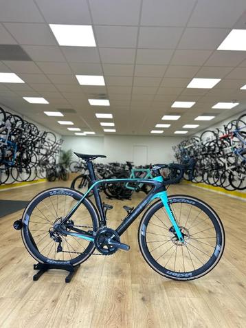 Bianchi Oltre Xr3 Disc Carbon Racefiets beschikbaar voor biedingen