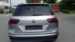 Volkswagen tiguan 2.0D Bj 2020 143000km 7 plaatsen, Auto's, Volkswagen, 4 deurs, Euro 6, Grijs, Dealer onderhouden