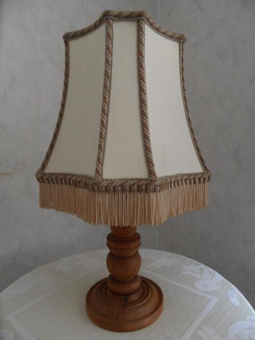brocante tafellamp lamp - gedraaide houten voet - klassieke, Huis en Inrichting, Lampen | Tafellampen, Zo goed als nieuw, Minder dan 50 cm