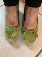 Mooie pumps JHay 37 1/2 lucht appelgroen suède, Kleding | Dames, Ophalen of Verzenden
