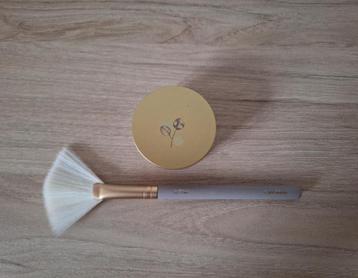 I am klean fan borstel en highlighter beschikbaar voor biedingen