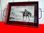 PLATEAU EN BOIS "PECHE AUX CREVETTES A CHEVAL A LA PANNE", Antiek en Kunst, Curiosa en Brocante, Ophalen