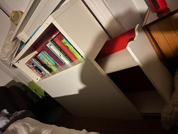 Gratis ikea rek voor hoofdeinde bed met uitschuifbaar rekje beschikbaar voor biedingen