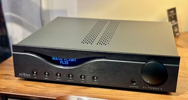 Audia Flight FL Three S, Audio, Tv en Foto, Versterkers en Ontvangers, Zo goed als nieuw, Stereo, 120 watt of meer, Overige merken