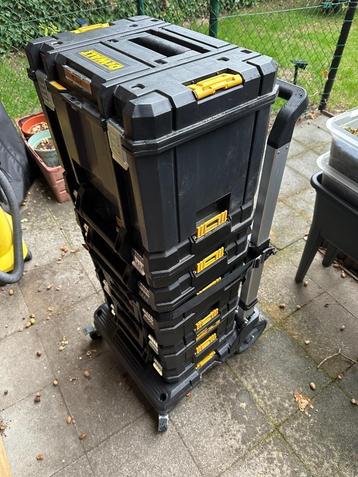 Dewalt volledige gereedschap set  beschikbaar voor biedingen