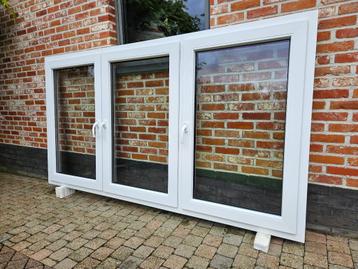 Prachtig Lot Pvc Ramen Deceuninck beschikbaar voor biedingen