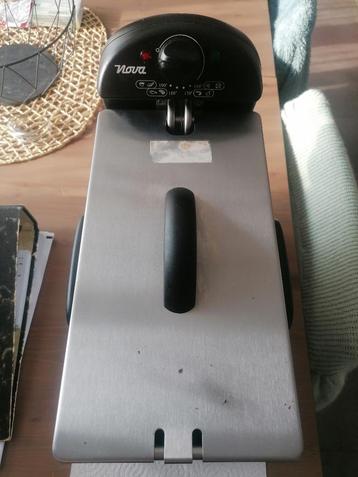 Friteuse en inox NOVA, 3 à 4 litres, Enlèvement ou Envoi, Comme neuf, Pan intérieur amovible
