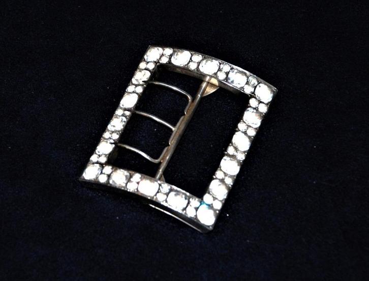 ZILVEREN / STRASS GESP, Handtassen en Accessoires, Oorbellen, Zo goed als nieuw, Zilver, Zilver, Met strass, Ophalen