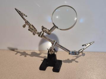 Vintage decoratief derde hand vergrootglas loep beschikbaar voor biedingen