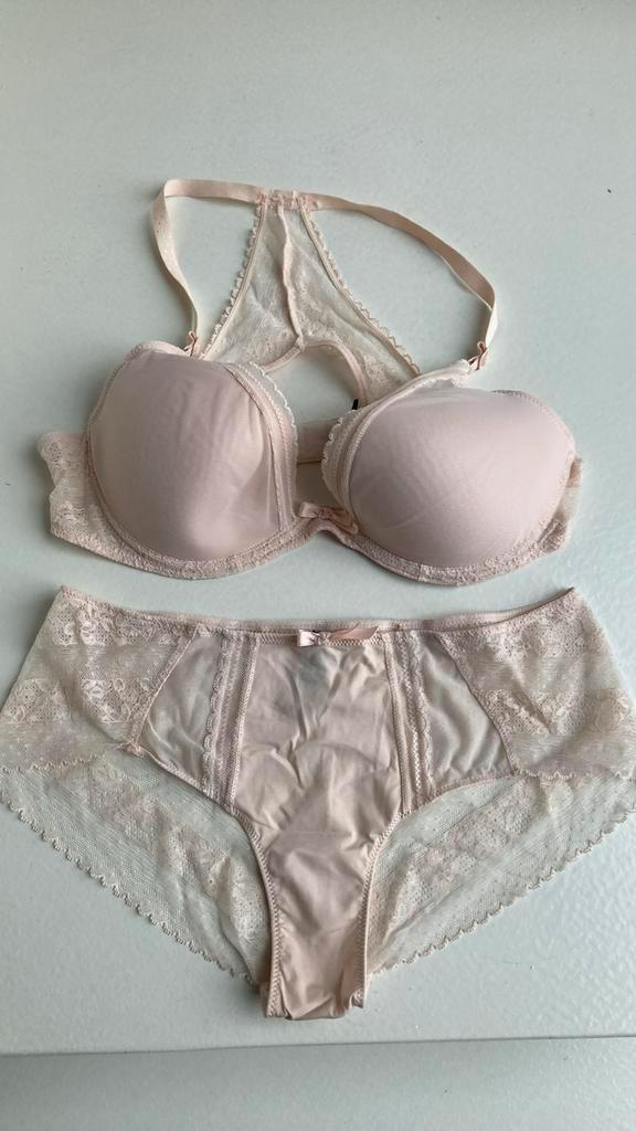 352 lingerieset Passionata heel licht roze/beige maat 100B, Kleding | Dames, Ondergoed en Lingerie, Setje, Roze, Ophalen of Verzenden