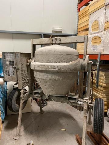 Betonmolen altrad  350liter beschikbaar voor biedingen