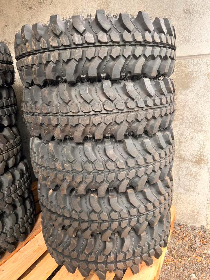 Terreinbanden Silverstone, Auto-onderdelen, Banden en Velgen, Banden en Velgen, Winterbanden, Overige, Overige, Terreinwagen, Gebruikt