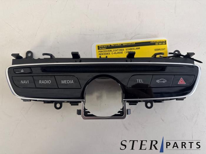 Commutateur éclairage d'urgence d'un Mercedes C-Klasse, Autos : Pièces & Accessoires, Tableau de bord & Interrupteurs, Mercedes-Benz