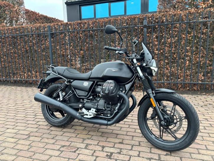 Moto guzzi V7 stone 850cc, Motoren, Motoren | Moto Guzzi, Bedrijf, Naked bike, meer dan 35 kW, 2 cilinders, Motorrijbewijs A, ABS