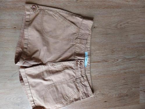 shorts in maat 40, Kleding | Dames, Broeken en Pantalons, Zo goed als nieuw, Maat 38/40 (M), Overige kleuren, Kort, Ophalen of Verzenden