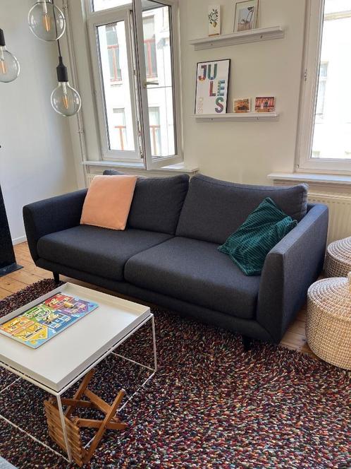 Mooie grijze design zetel van BoConcept, Huis en Inrichting, Zetels | Zetels, Zo goed als nieuw, Rechte bank, Driepersoons, 200 tot 250 cm