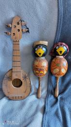 Petite guitare et maracas avec décoration peintes., Ophalen, Zo goed als nieuw