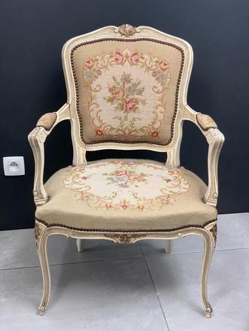 Brocante bijzet stoel beschikbaar voor biedingen