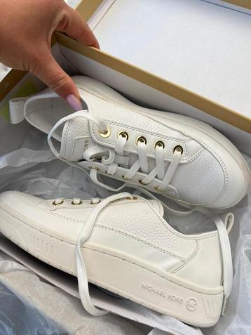 SNEAKERS VAN MICHAEL KORS    beschikbaar voor biedingen